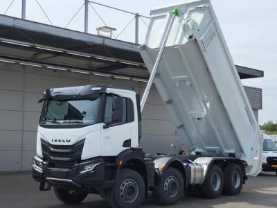 Огляд самоскида Iveco T-Way 450 8X4: Потужність і надійність для екстремальних умов