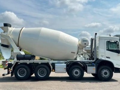 Volvo FMX 500 8×4 (Євро-6): потужний автобетонозмішувач для важких умов