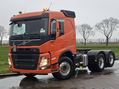 Volvo FM 500 6x4: універсальний тягач для важких перевезень
