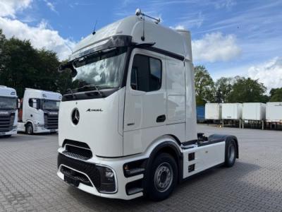 Огляд Mercedes-Benz Actros 1851 LS 4×2 (Euro-6): комфортний тягач для далеких рейсів