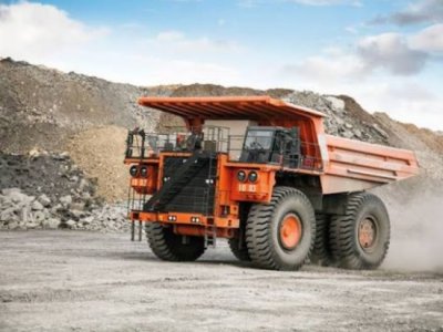 Hitachi EH3500AC-3: потужний кар’єрний самоскид з електричним приводом