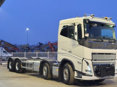 Огляд потужного шасі Volvo FH16 750 8x4 (Euro-6)