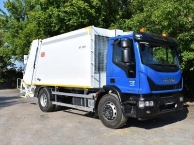 Сміттєвоз IVECO ML-190 із заднім завантаженням: надійний помічник комунальних служб