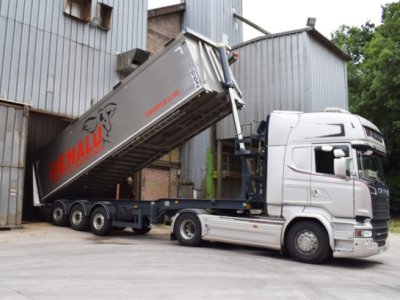 Який самосвальний кузов краще для зерна?