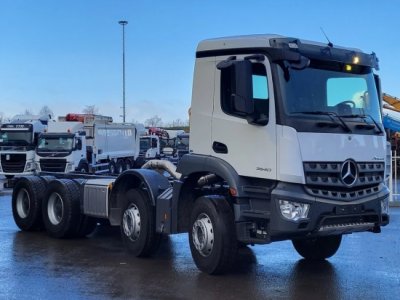 Mercedes-Benz Arocs 3540 8x4 (Євро-6): Потужне шасі для важких надбудов