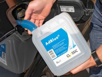 Що таке AdBlue і як це працює? Пояснюємо просто для водіїв вантажівок