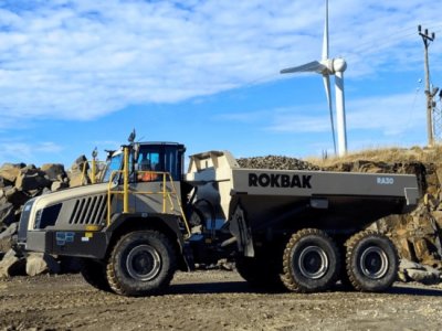 Огляд Rokbak RA30: потужний шарнірно-зчленований самоскид для важких умов