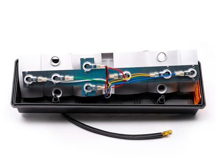 Задній ліхтар ребристий 7-ми секційний з кабелем 0031