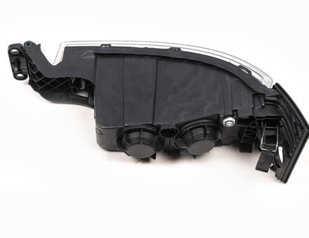 Протитуманна фара Volvo FH4 - FM4 (2013+) (чорна окантовка) права M631669