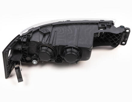 Протитуманна фара Volvo FH4 - FM4 (2013+) (чорна окантовка) права M631669