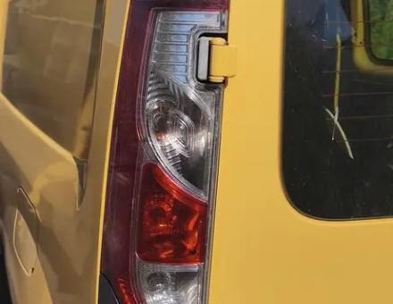 Ліхтар задній Renault Kangoo (2013+) лівий (2 двері) M411212
