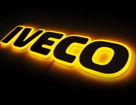 Надпис на решітку Iveco нержавійка з оранжевою підсвіткою (60см.*14см.)