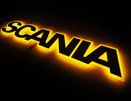 Надпис на решітку Scania нержавійка з оранжевою підсвіткою (82см.*14см.)